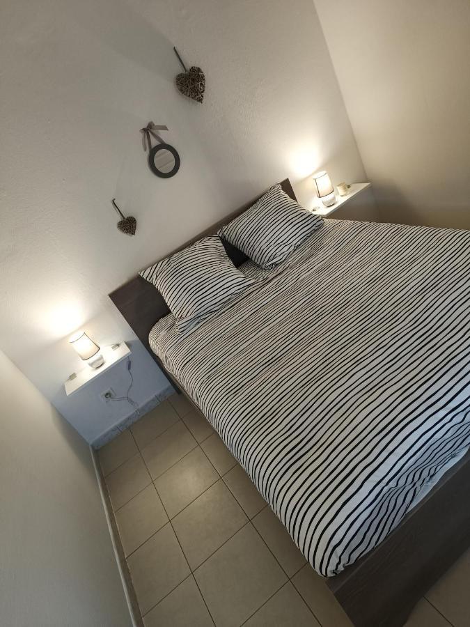 Апартаменты Chez Giordano Ментона Экстерьер фото